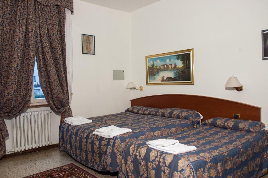 Vip Hotel Piacenza Cameră foto
